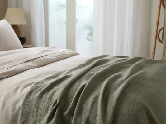 Weavely™ Moss Vintage Linen Bed Blanket